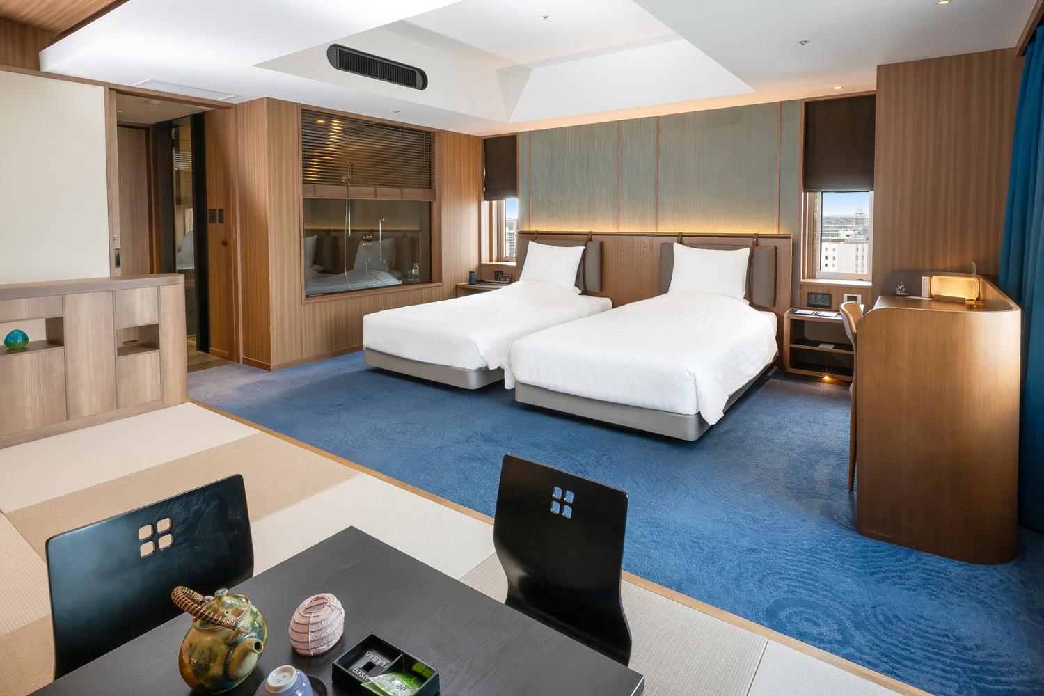 SUITE, SINGLE, EXECUTIVE LOUNGE ACCESS, CORNER
