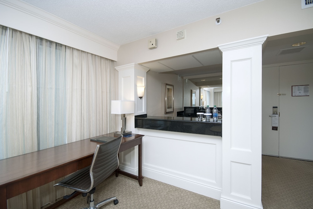 Hilton Greenville Hotel 8/69