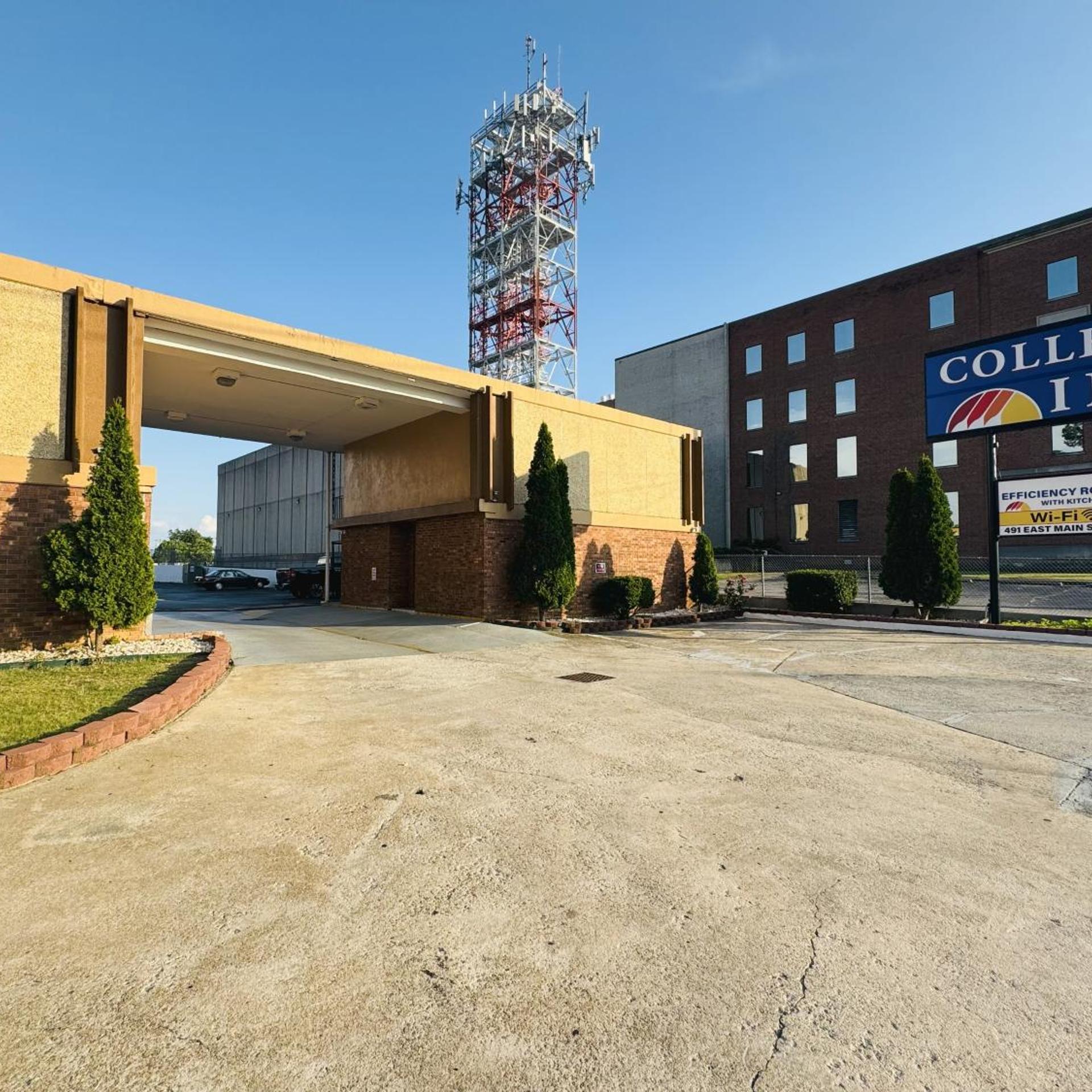 College Inn Spartanburg 28/33