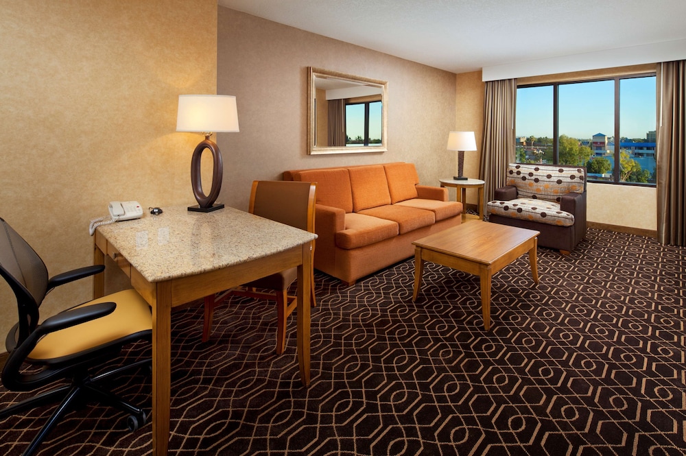 DoubleTree Suites by Hilton Hotel Anaheim Resort - Convention Center 29/56