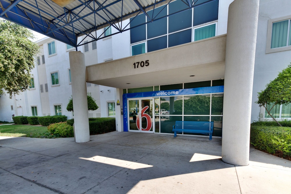 Motel6 Lewisville, TX - Dallas 10/48