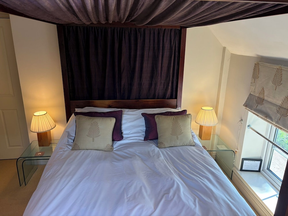 Hunters Rest Inn 6/50