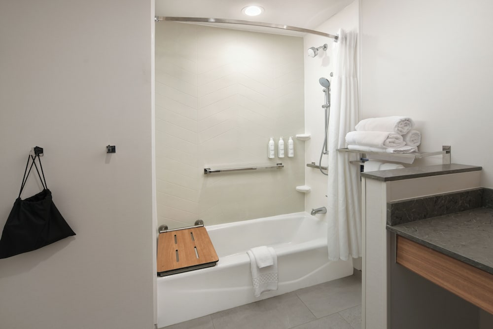 Fairfield Inn & Suites Dallas East 20/22