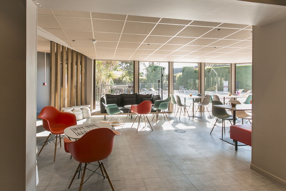 Ibis Avignon Sud 53/72