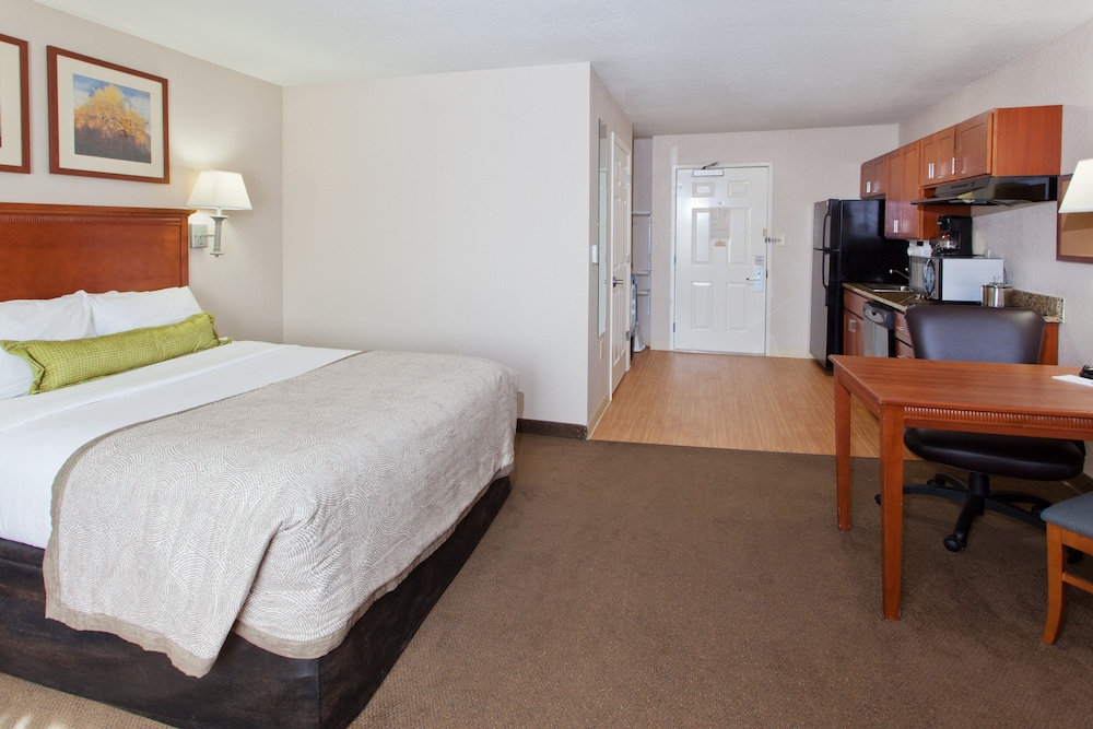 Candlewood Suites Lexington 25/74