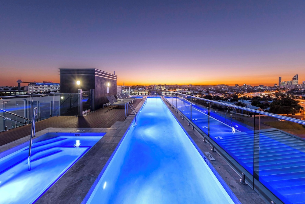 Oaks Brisbane Woolloongabba Suites 69/73