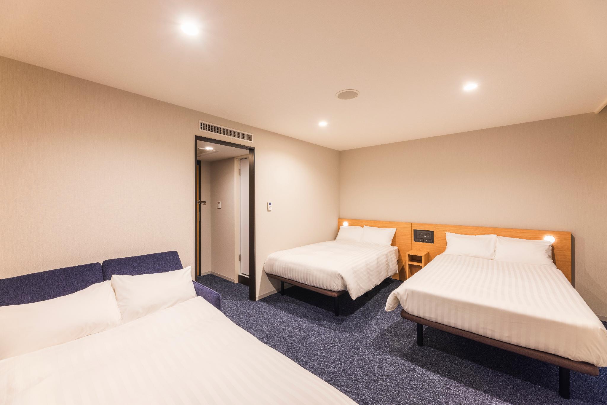 Select, Deluxe, Triple, Twin Beds, with View, Sofa