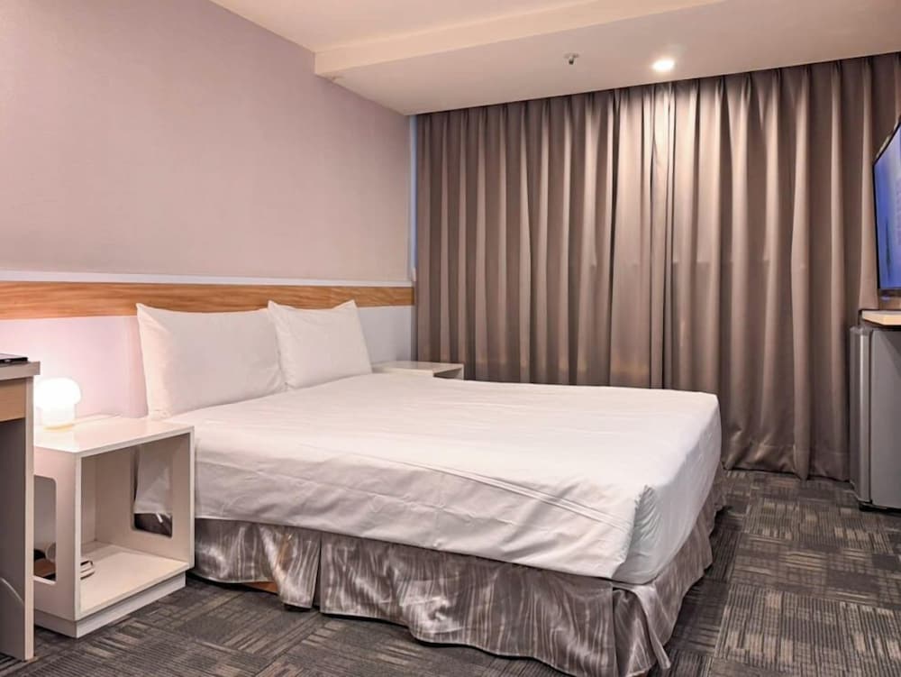 9ine hotel 28/63