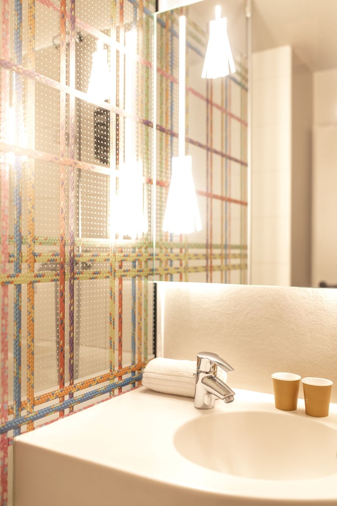 ibis Styles Saint Etienne Gare Chateaucreux 52/65