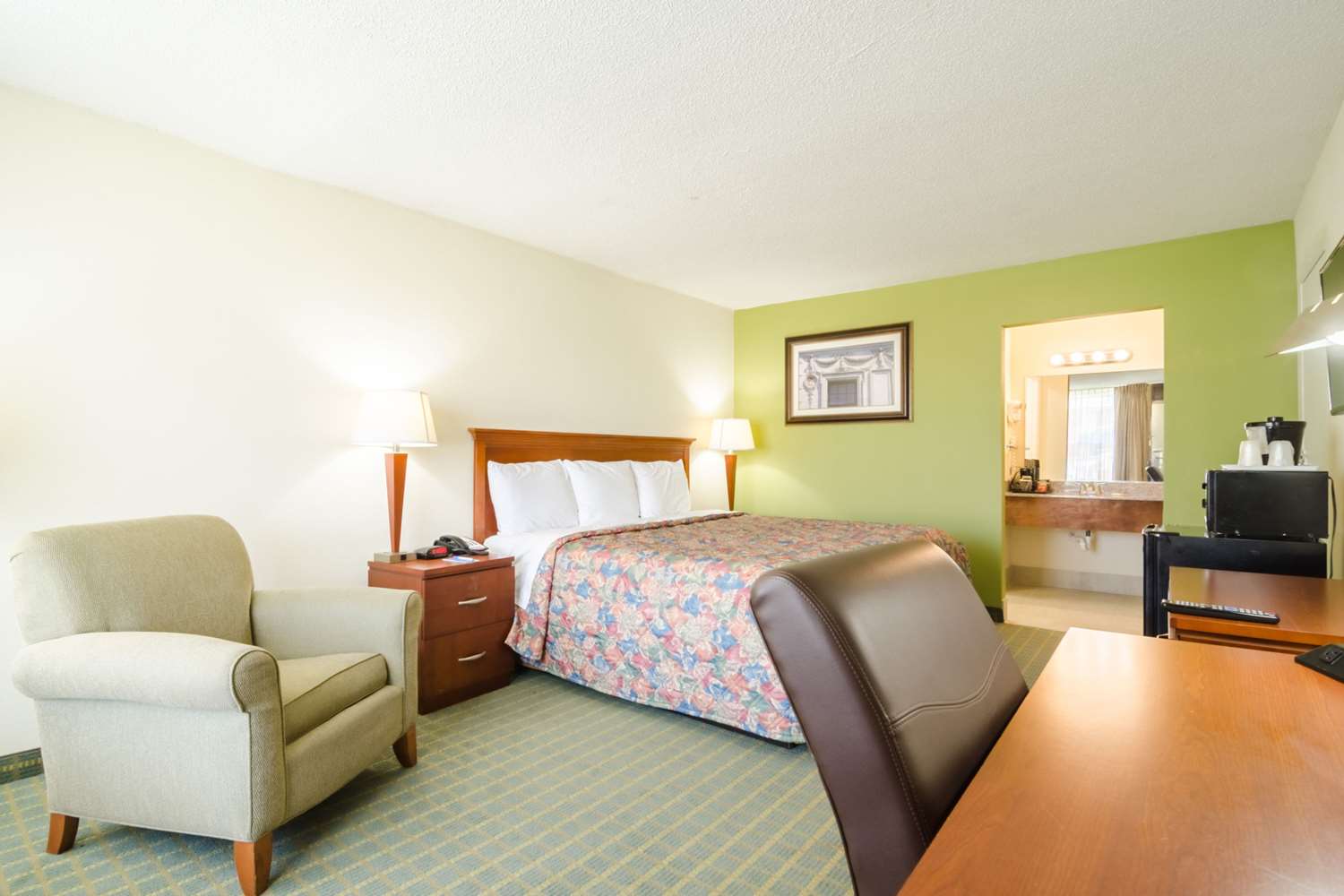 OYO hotel Greensboro east I 40 16/25
