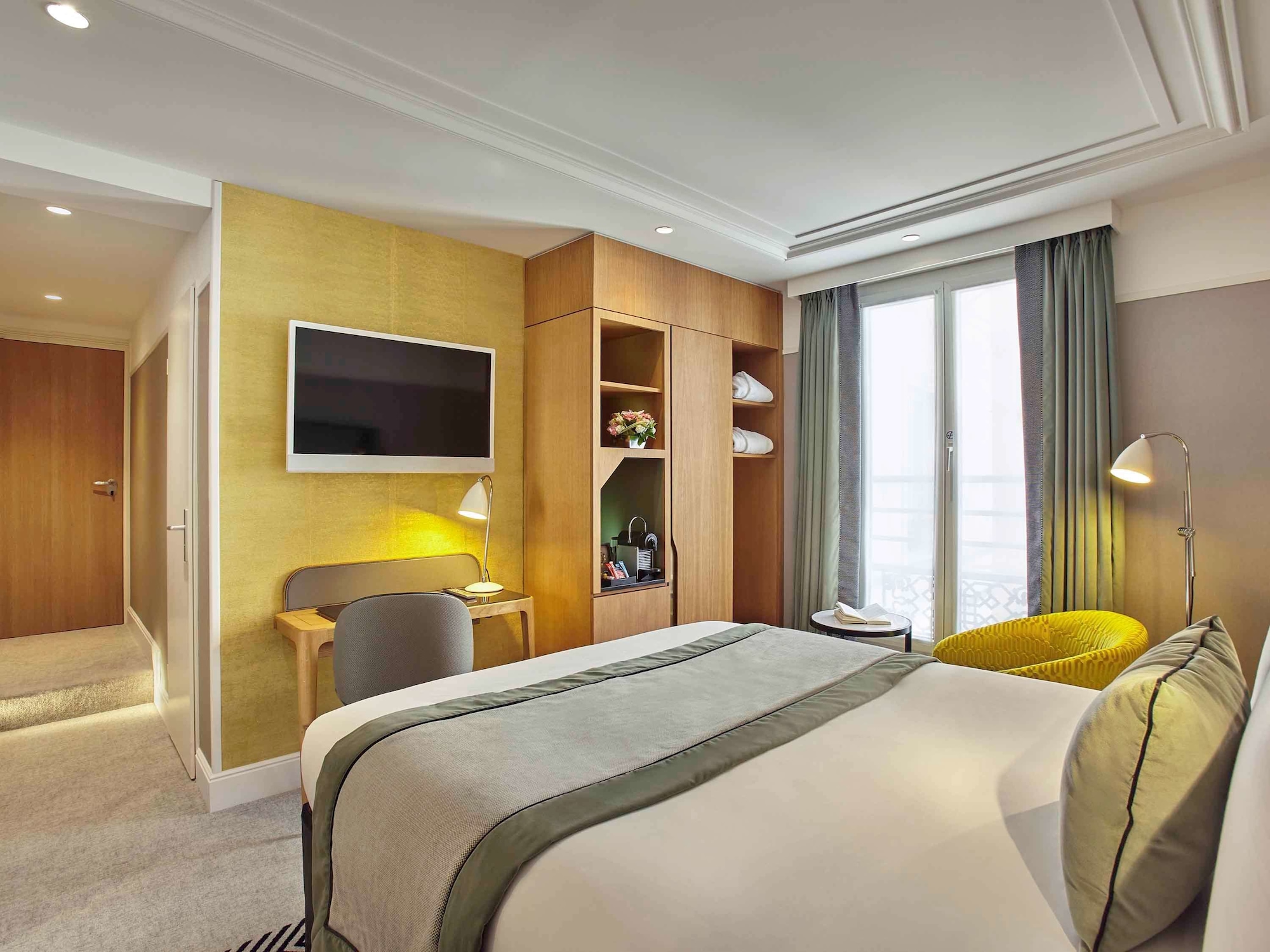 PRIVILEGE, DOUBLE BED