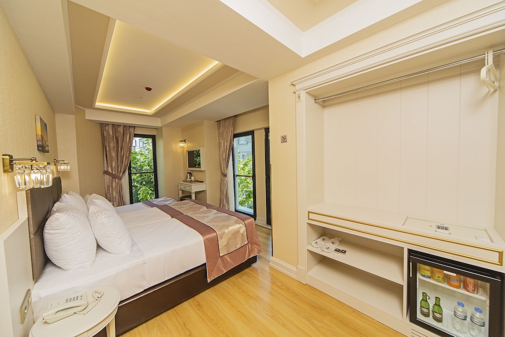 Grand Naki Hotel 17/44