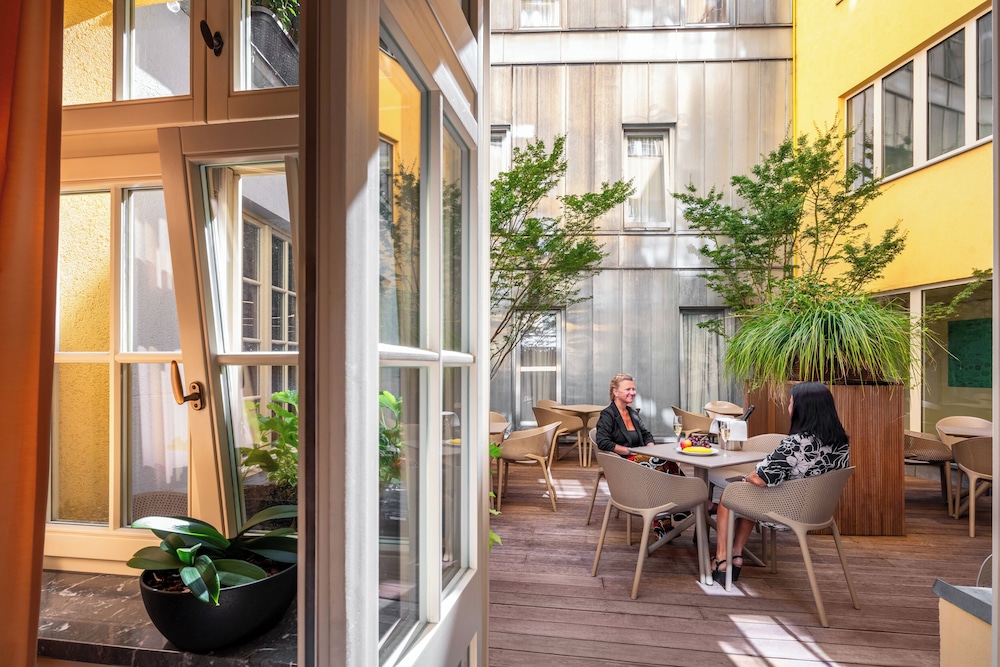 Hotel Clement 28/50