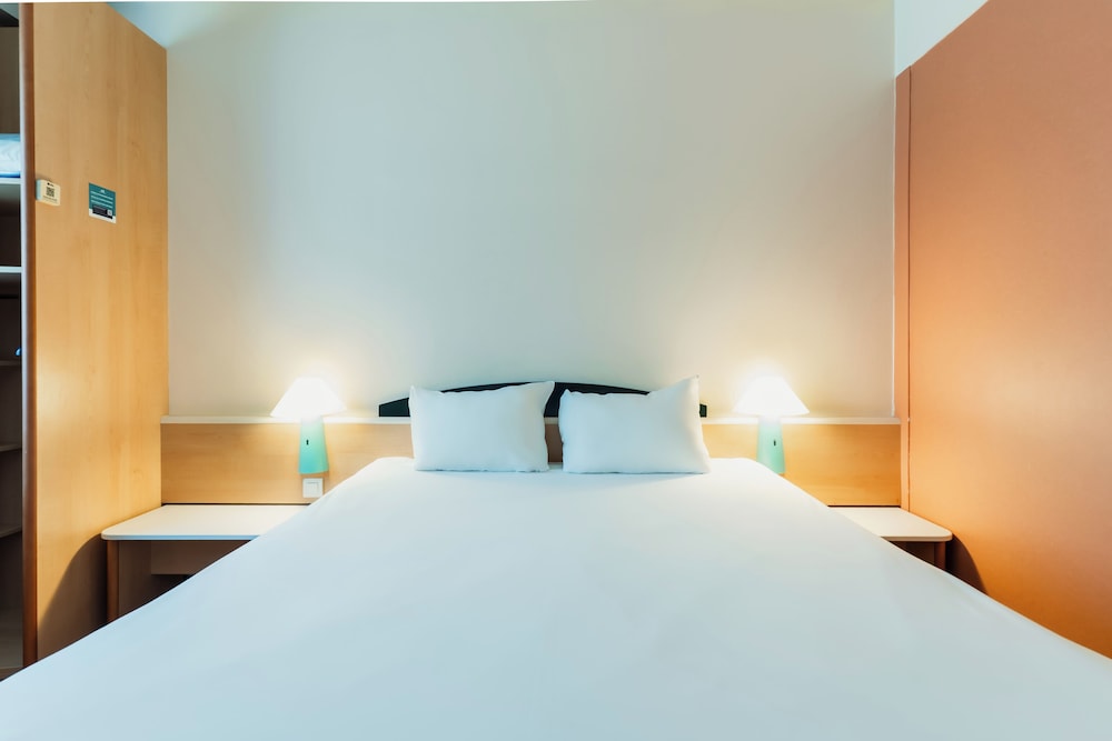 IBIS BARCELONA MOLINS DE REI 23/67