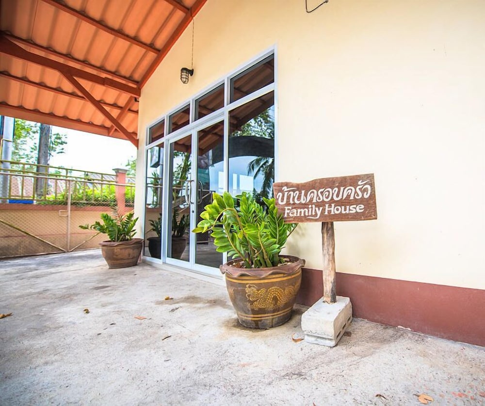 Phutara Resort Ranong 52/61