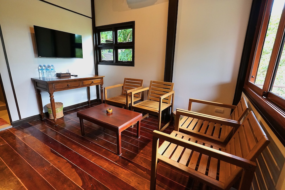Phi Phi Natural Resort 50/74