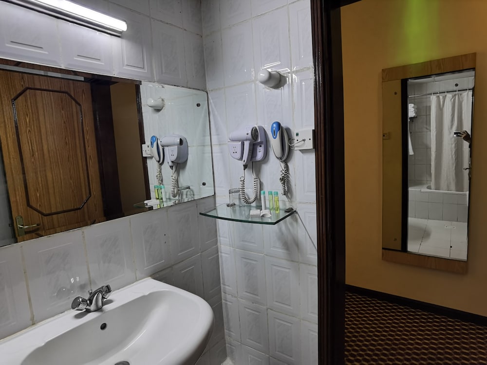 Fortune Karama Hotel 37/40