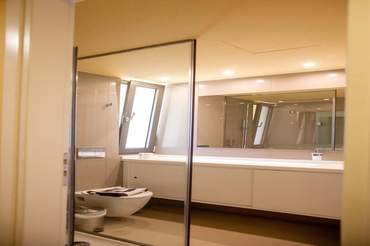 Ilion Beach Hotel 34/36
