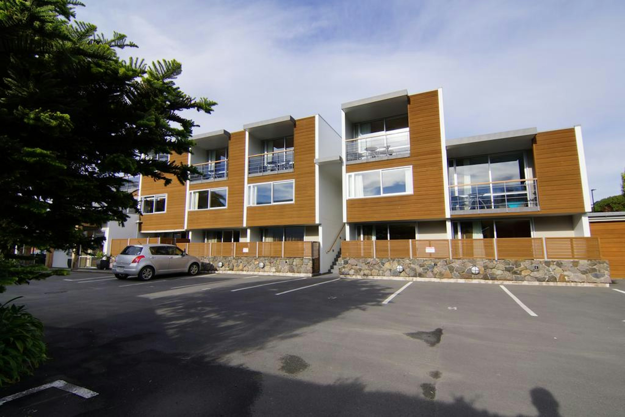 Sumner Bay Motel And Apartments 57/63