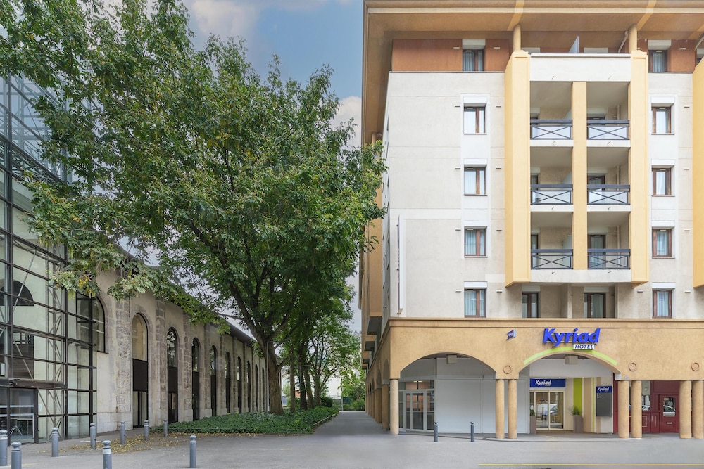 Kyriad Chambery Centre Curial 2/54