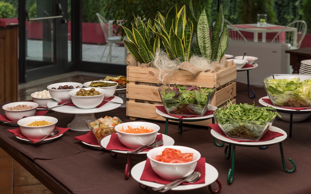 restaurant cafeteria