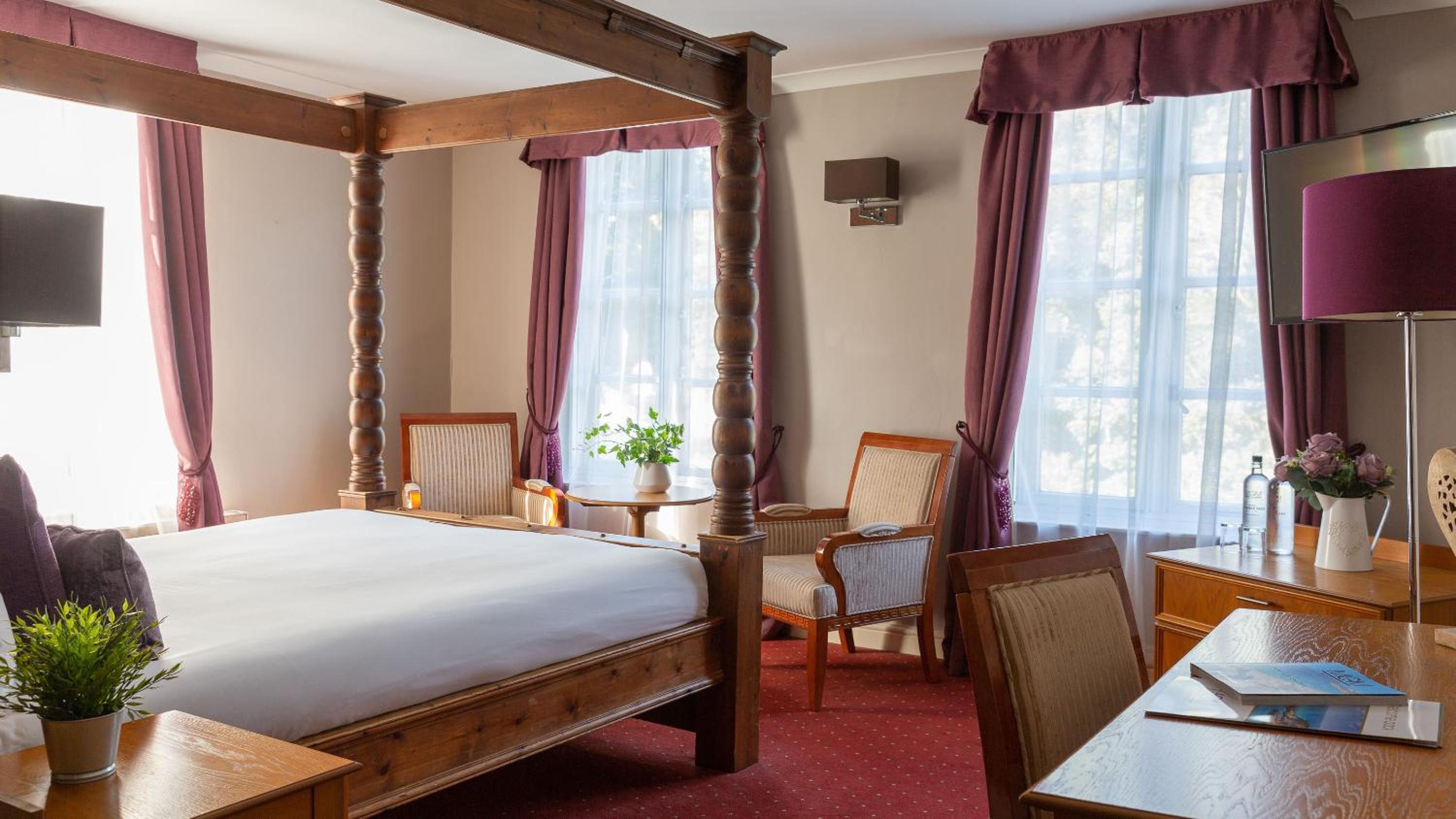 Room, 4 People