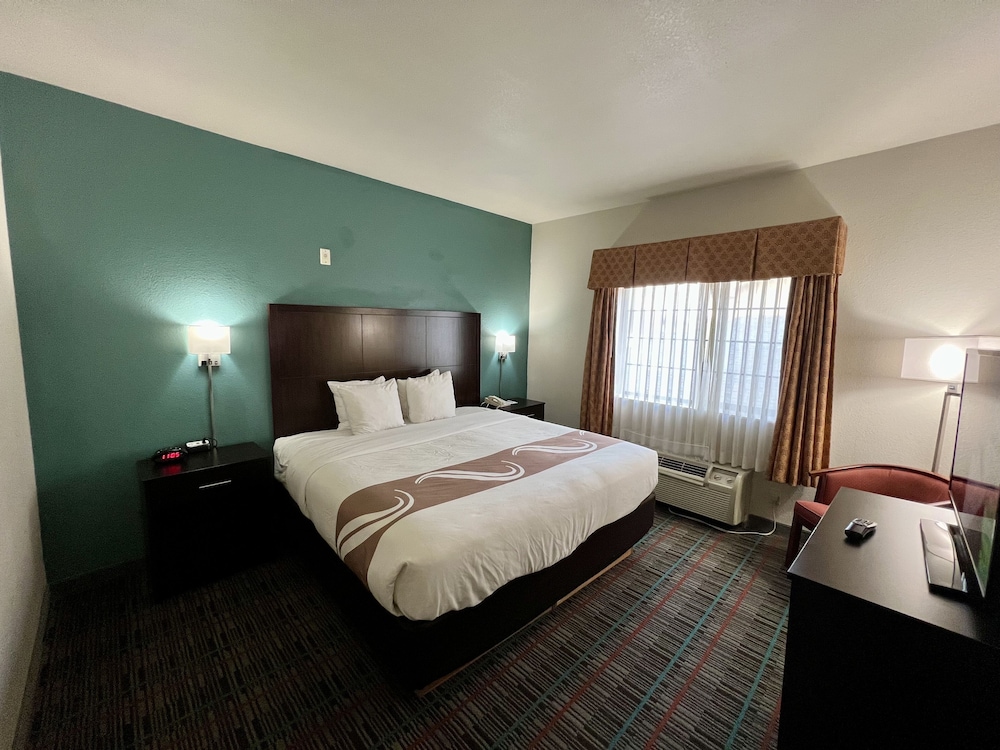 BUSINESS, SUITE, KING BED
