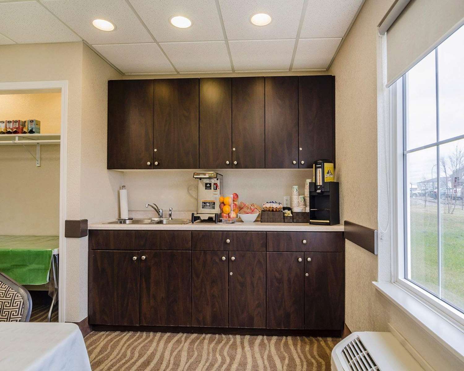 Travelodge Suites by Wyndham Estevan 1/15