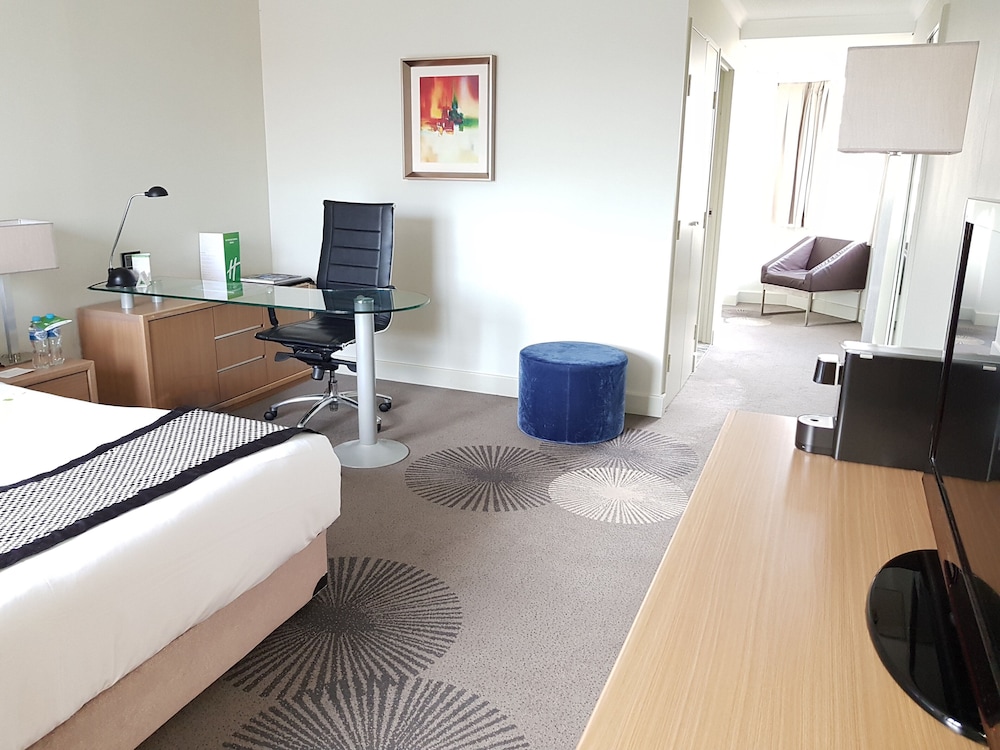 Holiday Inn Parramatta 32/76
