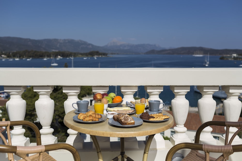 Dimitra Boutique Hotel 44/54