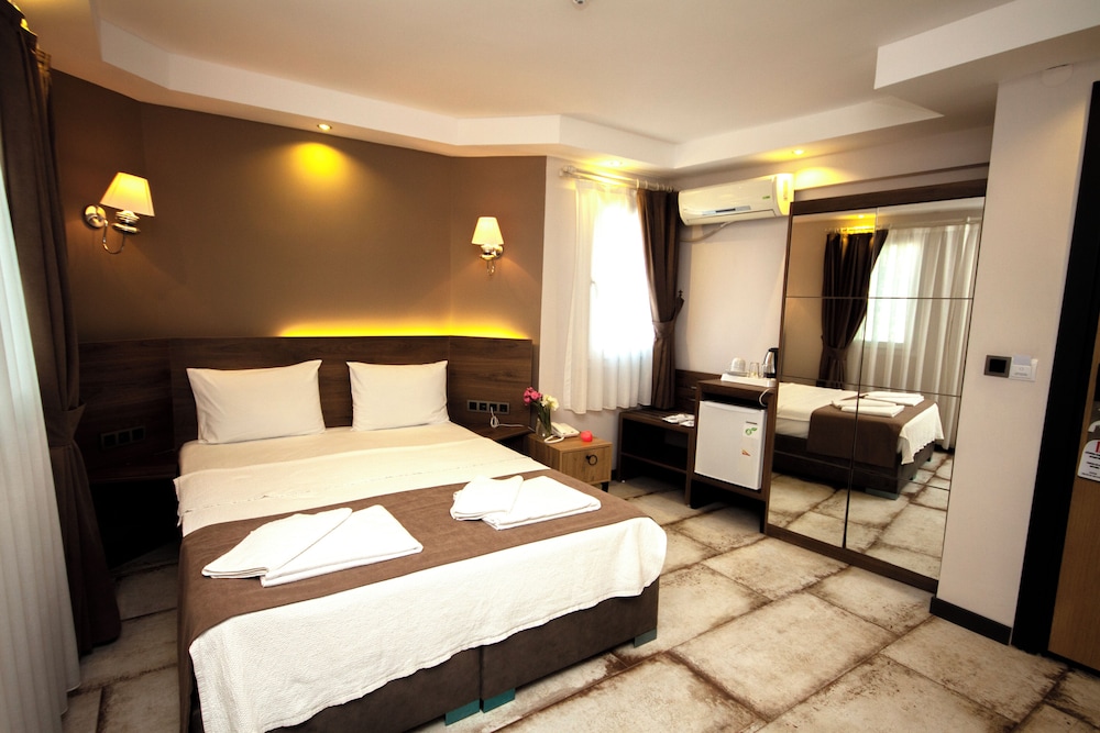 Anar Hotel 1/8