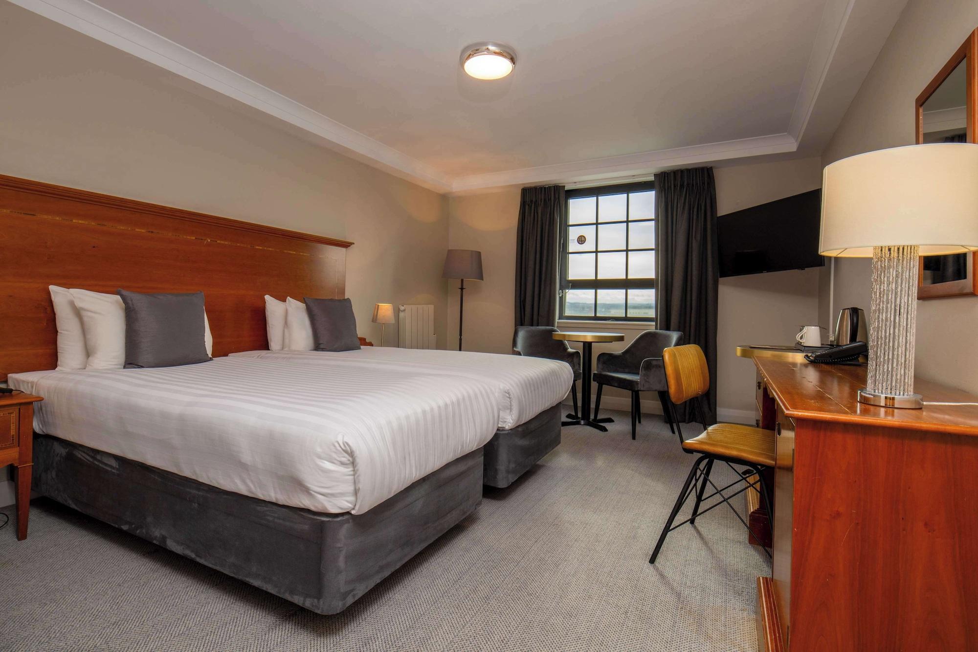 Family, Multiple Beds