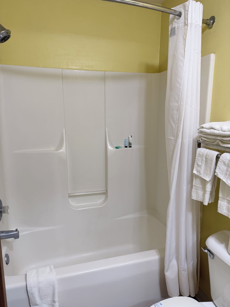 American Heritage Inn 15/17