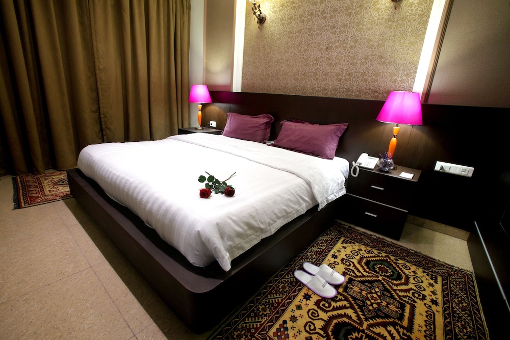Lavender Home Hotel 30/56