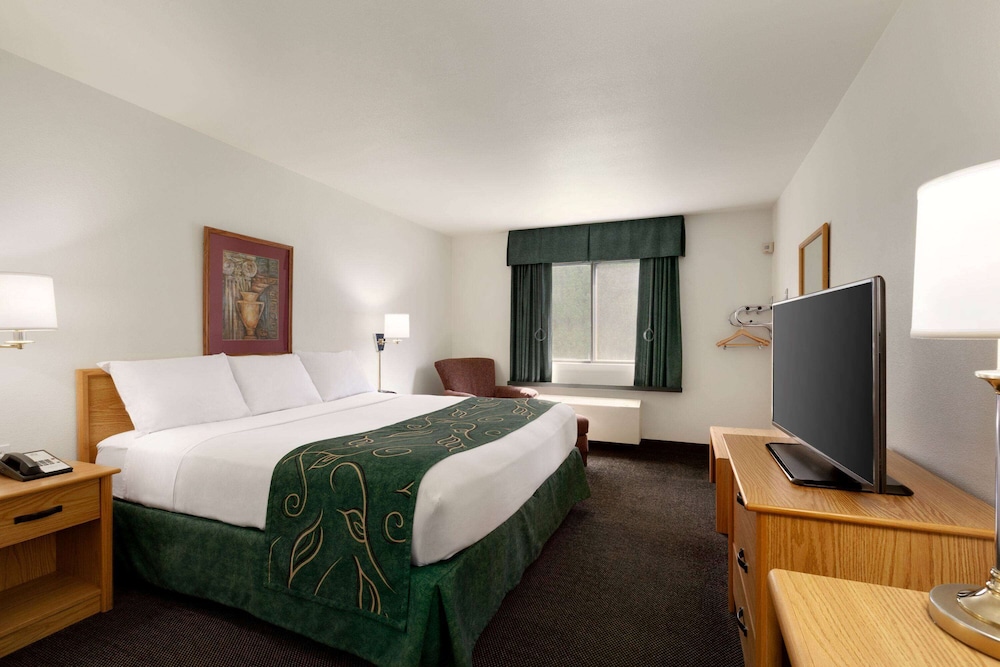 غرفة بسرير كينج لذوي الإعاقة