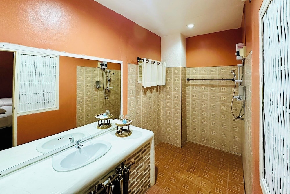 SUPERIOR, TWIN BEDS