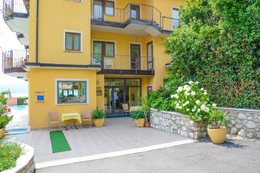 Hotel Piccolo Paradiso in TOSCOLANO MADERNO