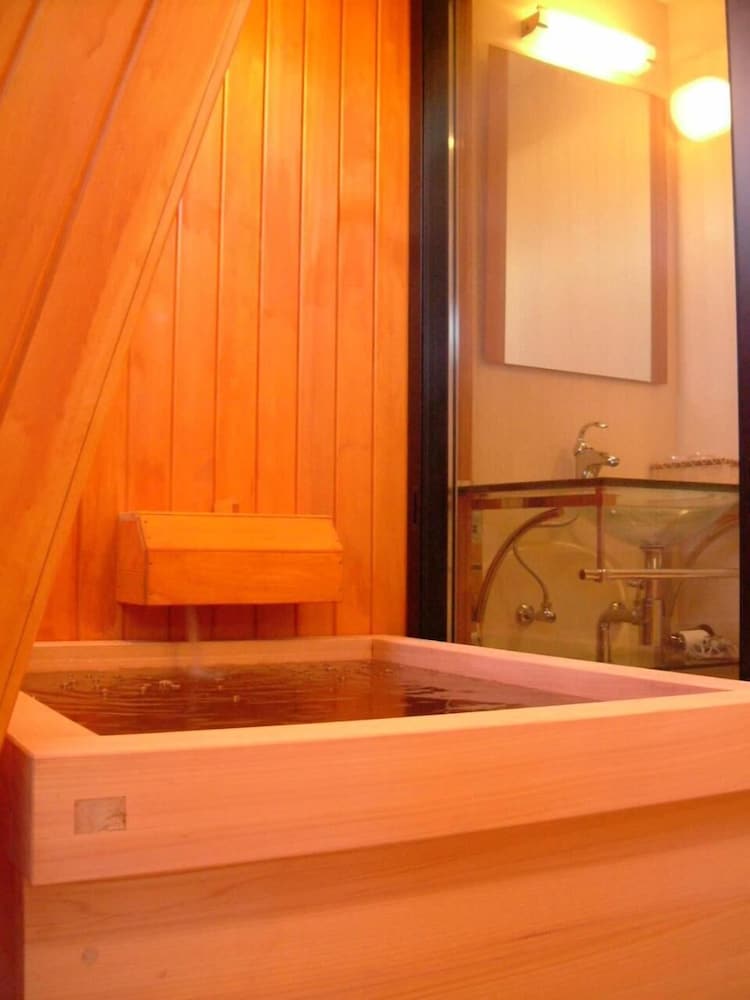 Hotel Izumiya 42/68