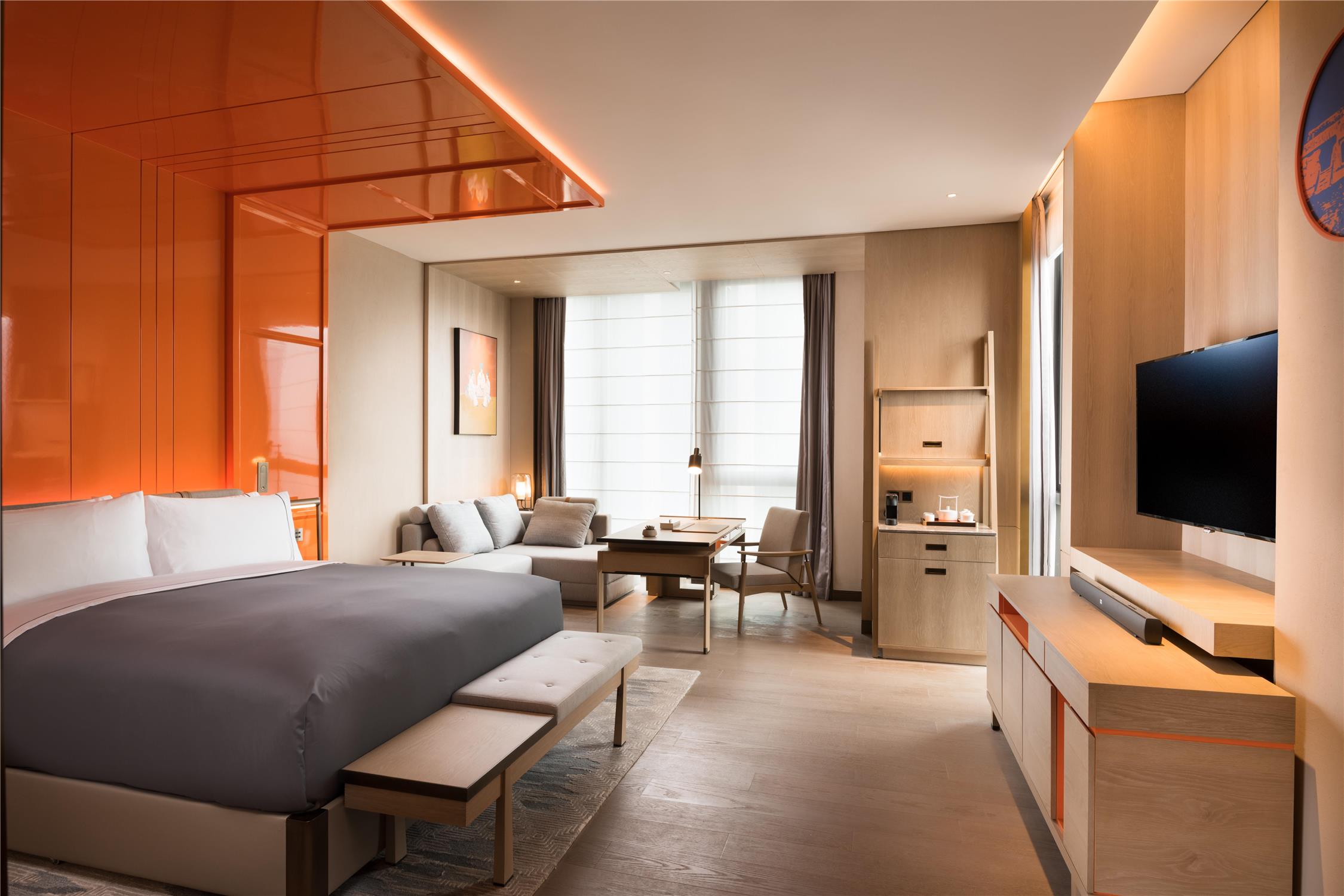 Skyline, King Bed, Square View