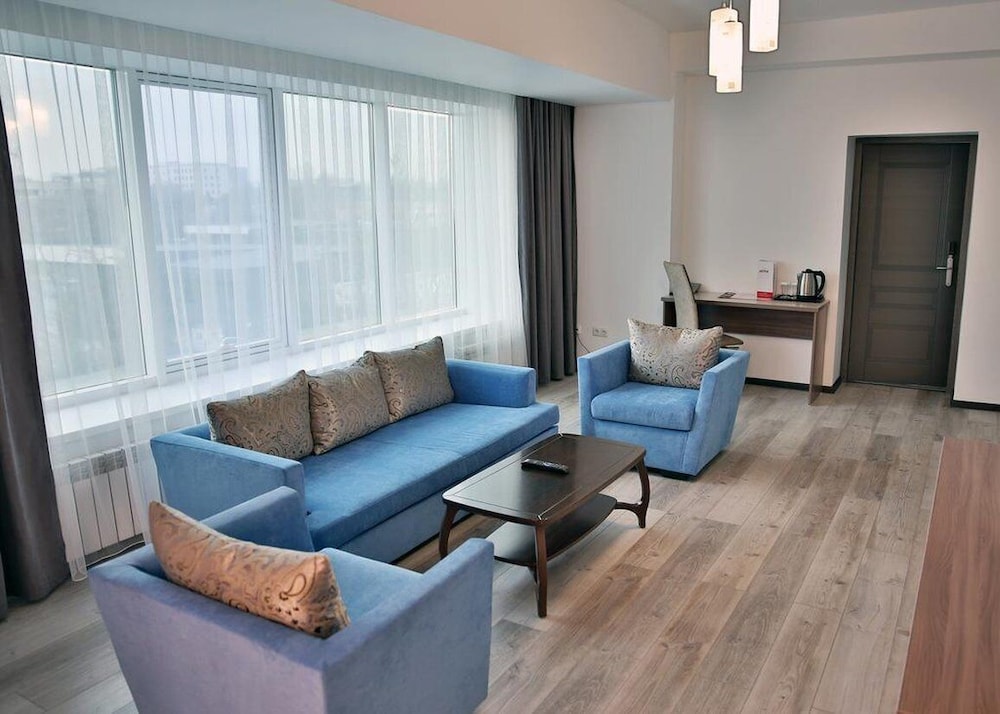 Astra Hotel 24/41