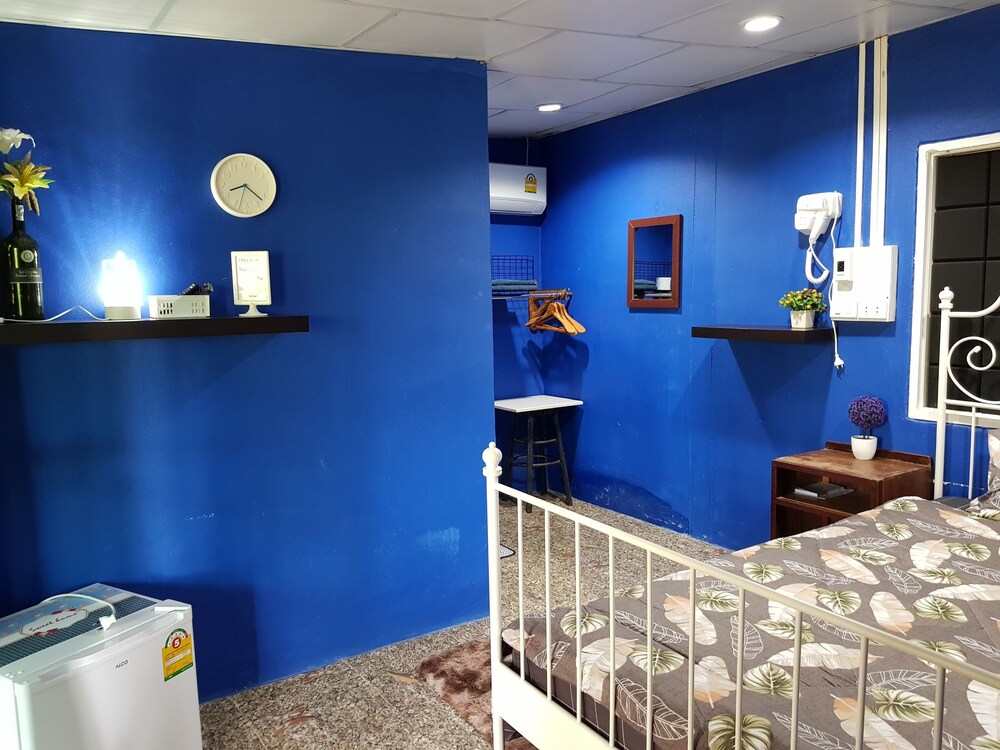 Room 9 Hometel 4/50
