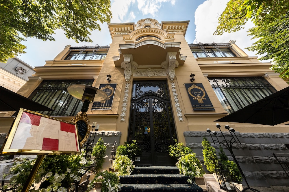 Grand Boutique Hotel 2/77