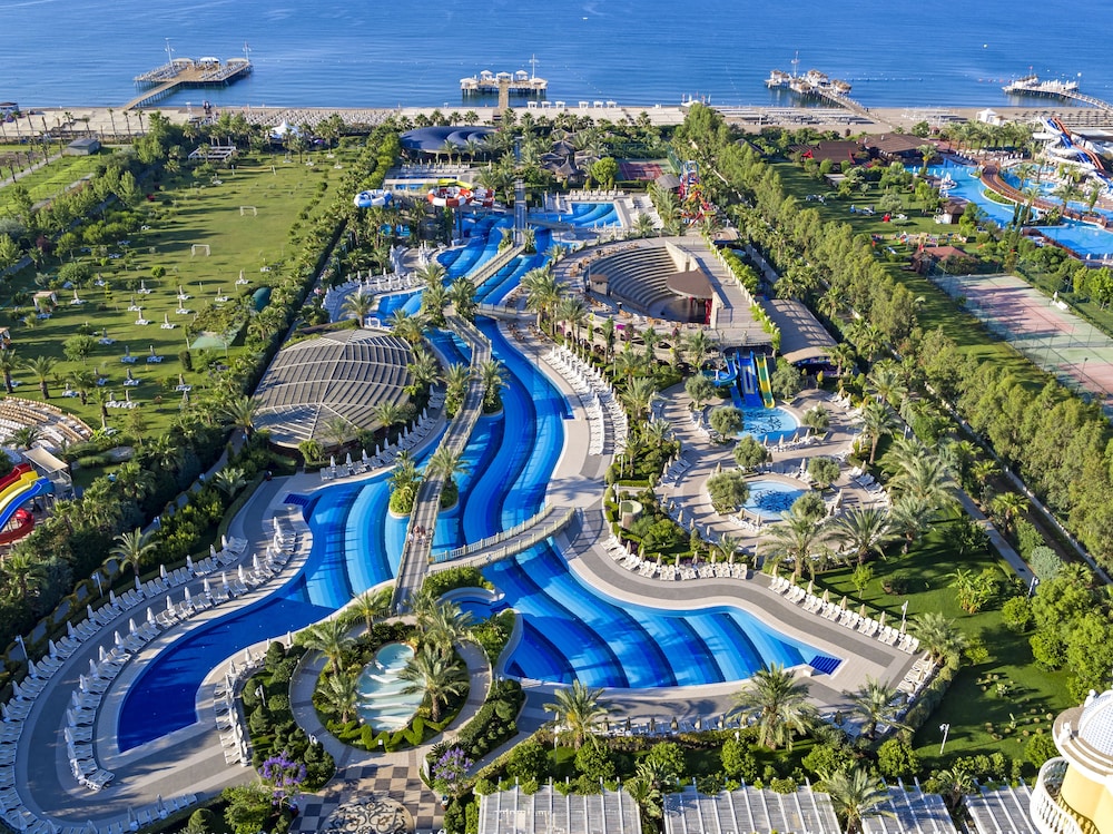 Royal Holiday Palace 40/55