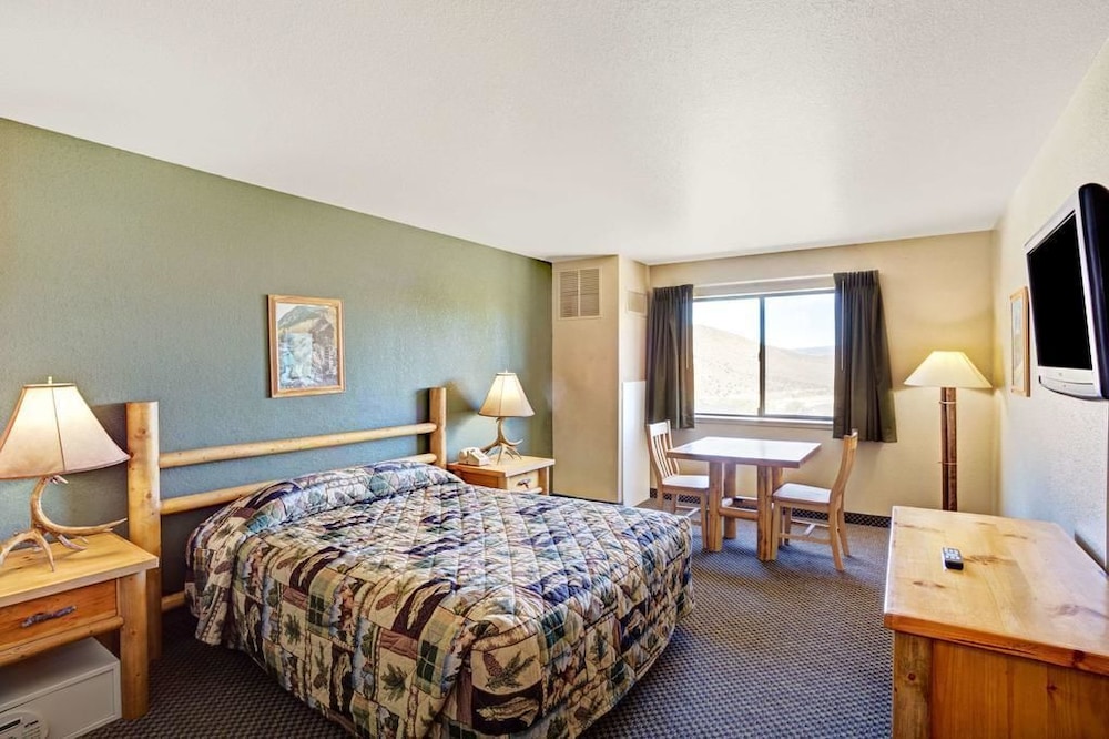 Topaz Lodge 22/58