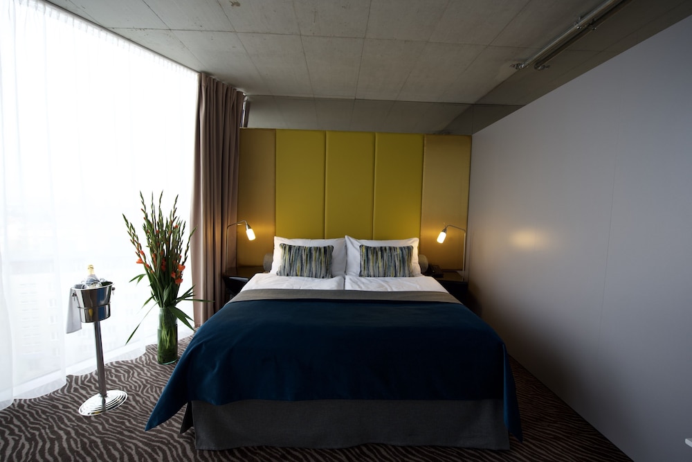 SONO HOTEL 10/42