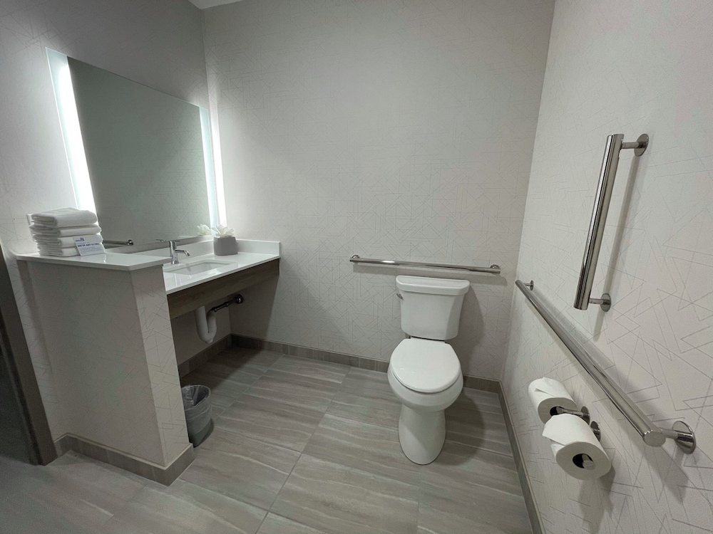 Holiday Inn Express & Suites Ft. Smith Airport, an IHG Hotel 75/75