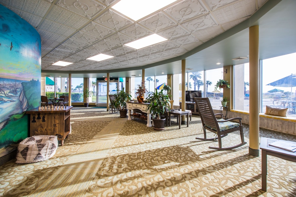Days Inn & Suites By Wyndham Jekyll Island 7/58