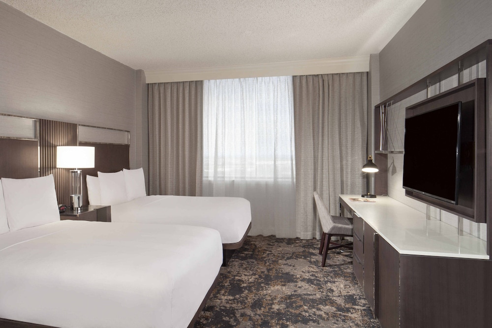 Dallas Fort Worth Airport Marriott 8/60