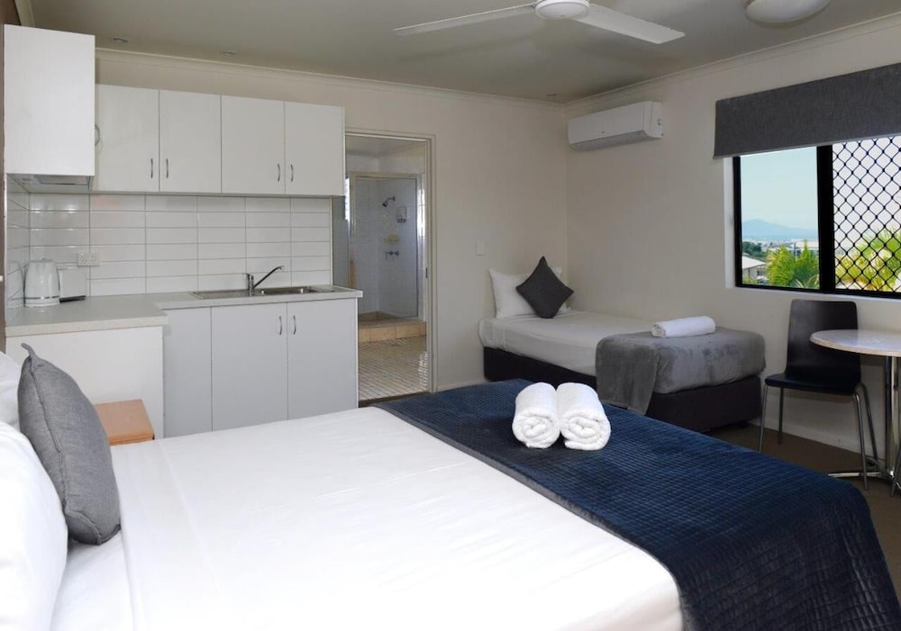 Summit Motel Townsville 13/37