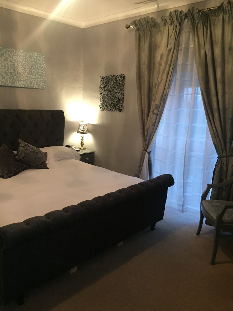 Castle Lodge Hotel 28/63